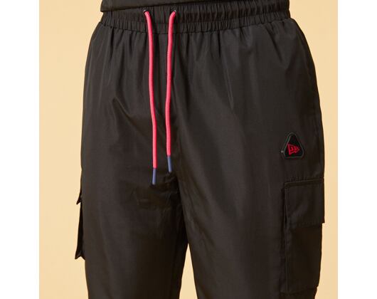 Tepláky New Era Cargo Track Pants Black / Bright Red