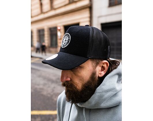 Kšiltovka Mitchell & Ness Brooklyn Nets Winter Trucker Black