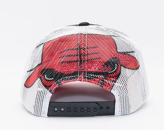 Kšiltovka Mitchell & Ness Off The Backboard Trucker Chicago Bulls Black / White