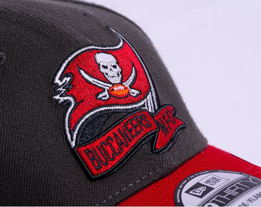 Kšiltovka New Era 39THIRTY NFL22 Sideline Tampa Bay Buccaneers
