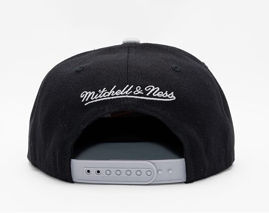 Kšiltovka Mitchell & Ness 8 BIT XL SNAPBACK BROOKLYN NETS Black