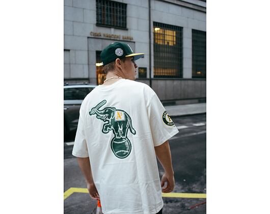 Triko New Era Heritage Back Print Oversized Tee Oakland Athletics Off White / Dark Green