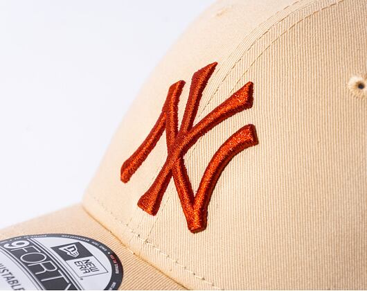 Dětská kšiltovka New Era 9FORTY Kids MLB League Essential New York Yankees Oat Milk / Redwood