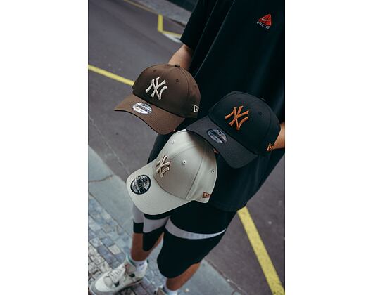 Kšiltovka New Era 9FORTY MLB Team Outline New York Yankees Stone / Toasted Peanut