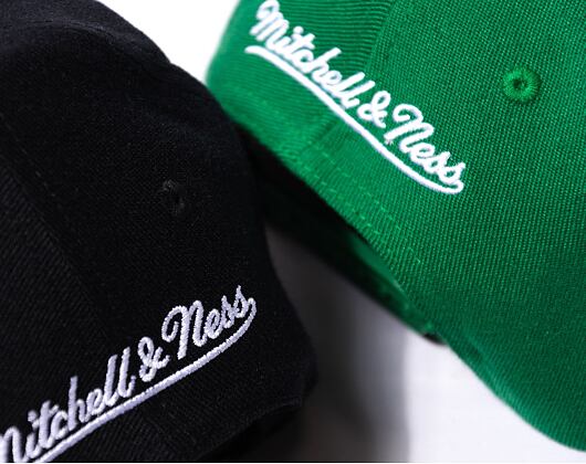 Kšiltovka Mitchell & Ness NBA Home Town Classic Red Chicago Bulls Black