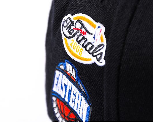 Kšiltovka Mitchell & Ness NBA Home Town Classic Red Miami Heat Black