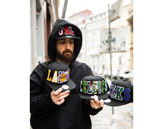 Kšiltovka Mitchell & Ness Varsity Bust Snapback NBA LOS ANGELES LAKERS Black