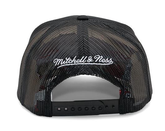 Kšiltovka Mitchell & Ness - Chicago Bulls - Year Of The Snake Trucker - Black