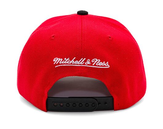 Kšiltovka Mitchell & Ness - Chicago Bulls - Underarch Pro Snapback - Red
