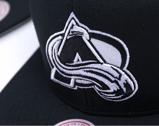 Kšiltovka Mitchell & Ness - Colorado Avalanche - Evergreen Black White Snapback - Black