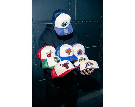 Kšiltovka Mitchell & Ness - NBA Vintage Block Trucker HWC - Philadelphia 76Ers - Cream