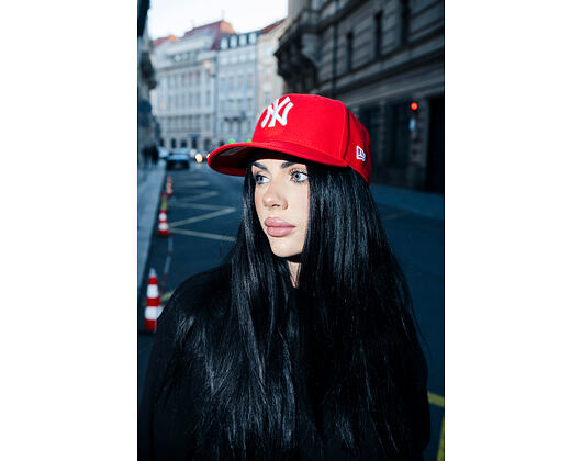 Kšiltovka New Era - MLB Basic 59FIFTY - NY Yankees - Scarlet / White