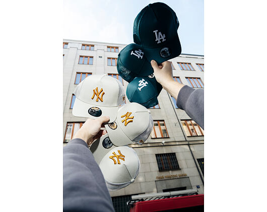 Dětská Kšiltovka New Era - MLB Essential 9FORTY Trucker - NY Yankees - Stone