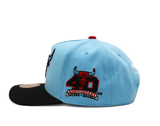 Kšiltovka Mitchell & Ness - In The City - NBA - Chicago Bulls - Light Blue
