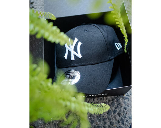 Kšiltovka New Era 9FORTY MLB League Basic New York Yankees - Black / White