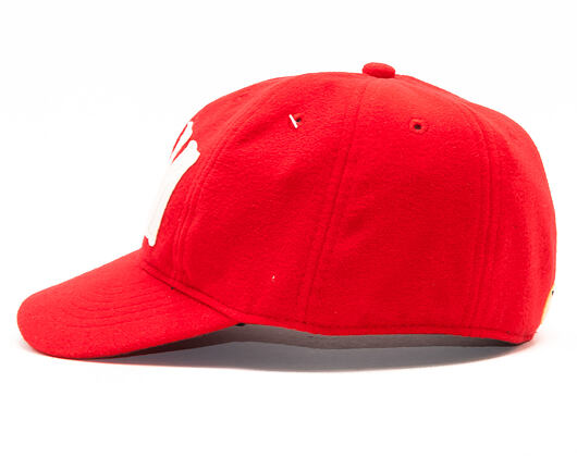 Kšiltovka Pink Dolphin Motorsports 8 Panel Red Fitted