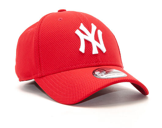 Kšiltovka New Era Diamond Era Essential New York Yankees 39THIRTY Scarlet