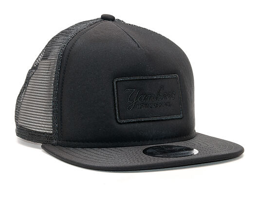 Kšiltovka New Era Emblem Foam Snap New York Yankees Black/Black 9FIFTY Snapback