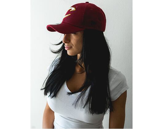 Kšiltovka New Era The League Cleveland Cavaliers White C Logo 9FORTY Official Team Colors Strapback