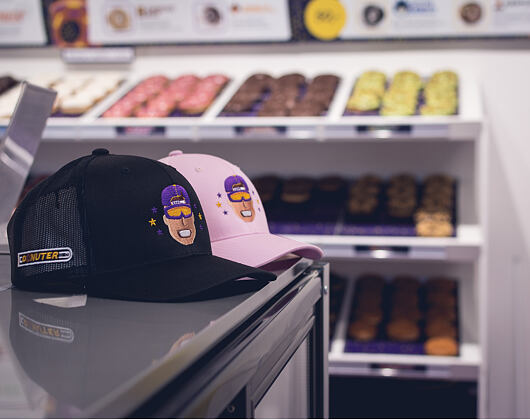 Kšiltovka Donuter Frajer Trucker Black Snapback
