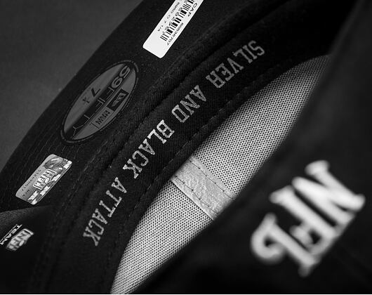Kšiltovka New Era Silver and Black Attack Oakland Raiders 59FIFTY Black Fitted Cap