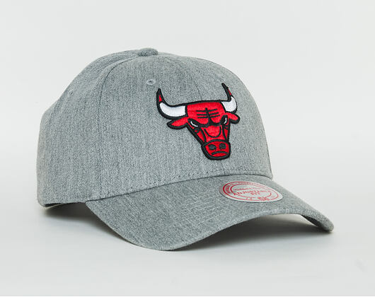 Kšiltovka Mitchell & Ness Team Logo Low Pro Chicago Bulls Grey Snapback