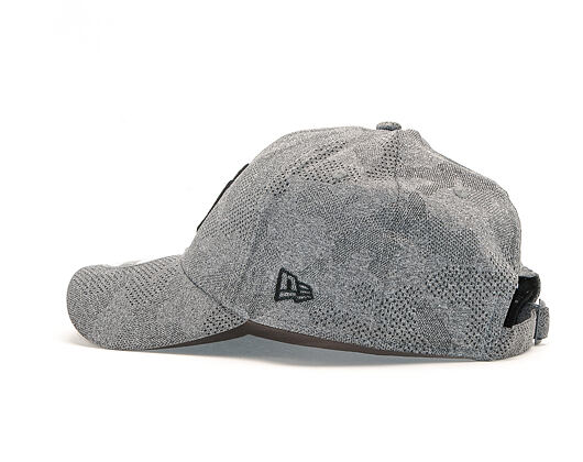 Kšiltovka New Era 9FORTY Engineered Plus New York Yankees Black / Black Strapback