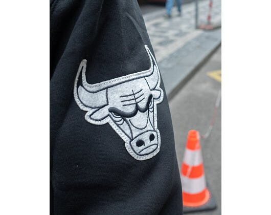 Mikina New Era Chicago Bulls Wordmark Crew Black