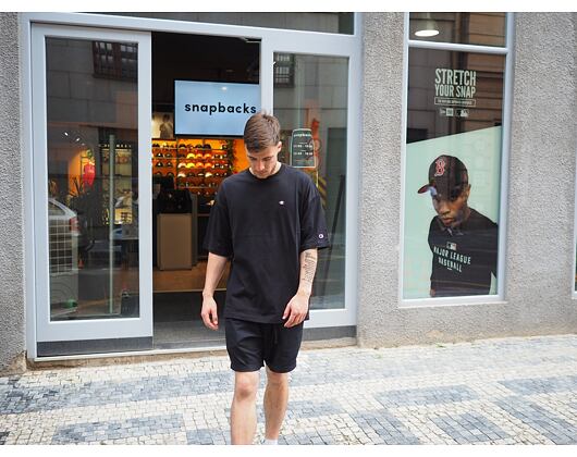 Triko Champion Crewneck T-Shirt Black 215341 KK001NBK