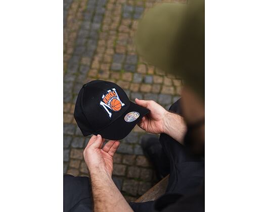 Kšiltovka Mitchell & Ness INTL839 New York Knicks Letterman 110 Snapback