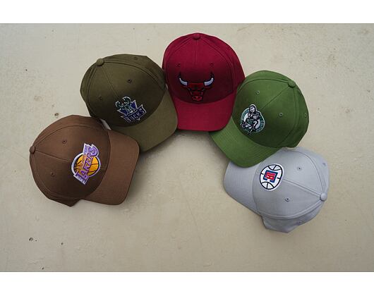 Kšiltovka Mitchell & Ness INTL840 Boston Celtics Cardinal 110 Snapback