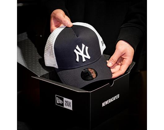 Kšiltovka New Era - MLB Clean 9FORTY Trucker - NY Yankees - Navy / White