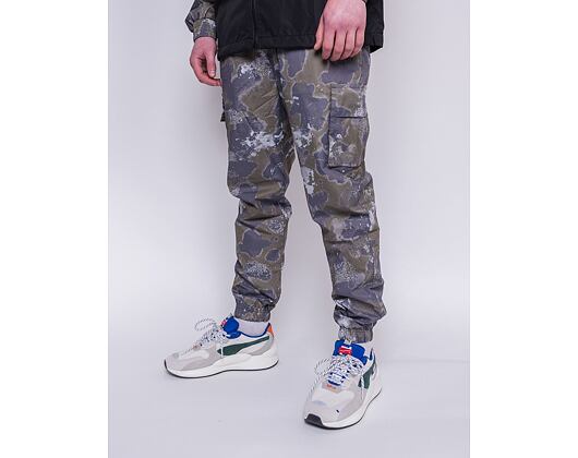 Tepláky New Era Outdoor Utility All Over Print Track Pants New Olive / XPT