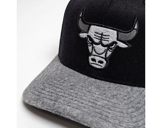 Kšiltovka Mitchell & Ness Chicago Bulls INTL852 Black/Grey