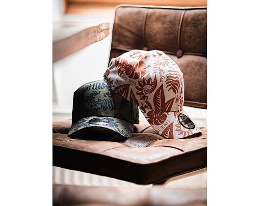 Kšiltovka New Era 9FORTY Hibiscus Print Strapback Stone