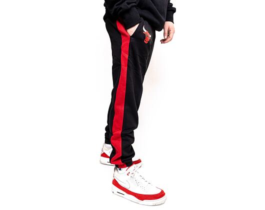 Tepláky New Era NBA Team Logo Joggers Chicago Bulls Black