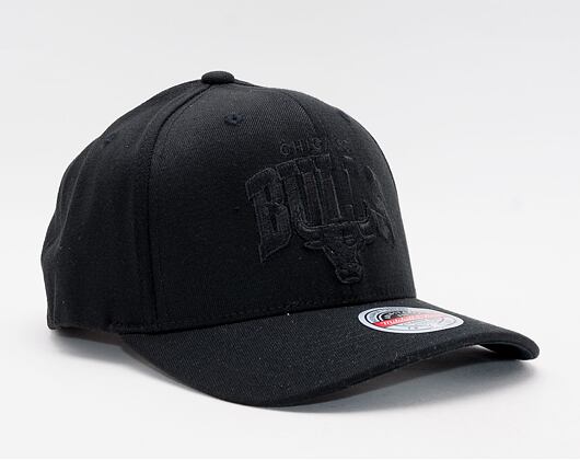 Kšiltovka Mitchell & Ness Chicago Bulls Black Out Arch 110 Snapback Black