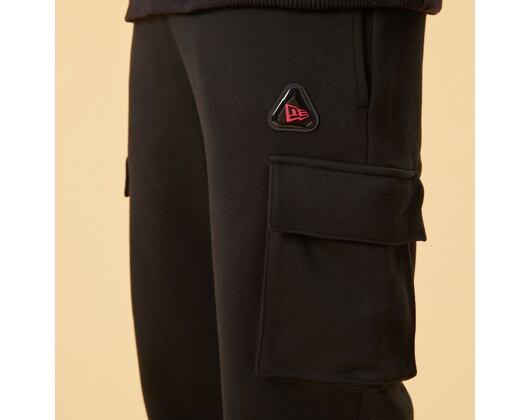 Tepláky New Era Utility Cargo Joggers Black / Bright Red