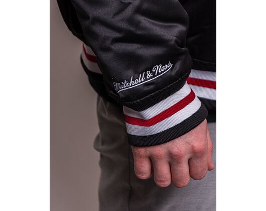 Bunda Mitchell & Ness Champ City Satin Jacket Chicago Bulls Black