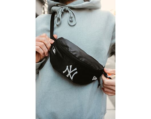 Ledvinka New Era - Mini Waist Bag - NY Yankees - Black / White