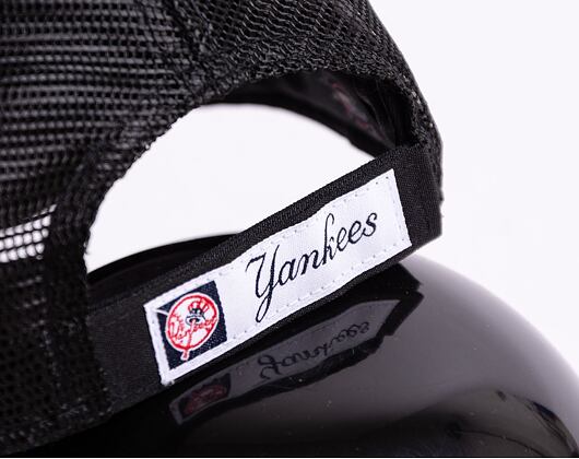Kšiltovka New Era 9FORTY Trucker MLB Home Field New York Yankees Strapback Black