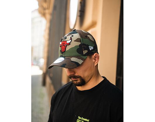 Kšiltovka New Era 9FORTY NBA Camo Chicago Bulls Strapback Woodland Camo