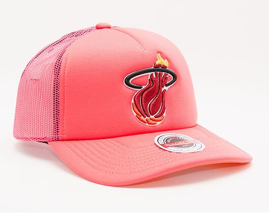 Kšiltovka Mitchell & Ness Keep On Truckin Trucker Hwc Miami Heat Pink