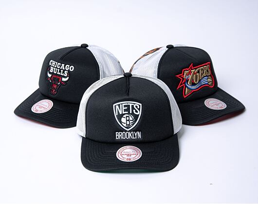 Kšiltovka Mitchell & Ness Off The Backboard Trucker Brooklyn Nets Black / White