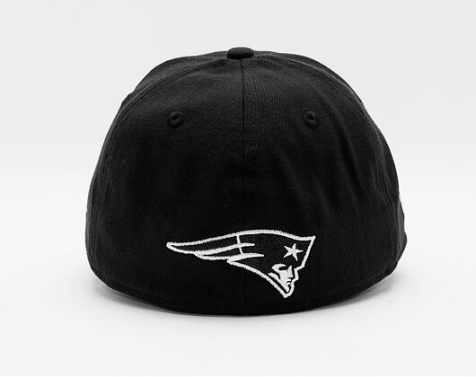 Kšiltovka New Era 39THIRTY NFL22 Sideline New England Patriots Black / White