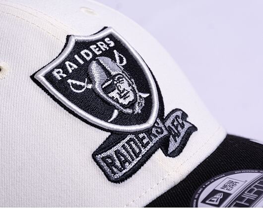 Kšiltovka New Era 39THIRTY NFL22 Sideline Las Vegas Raiders