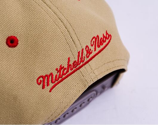 Kšiltovka Mitchell & Ness CLASSIC CANVAS SNAPBACK Chicago Bulls Tan