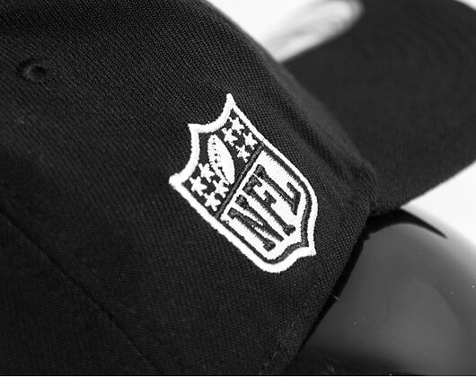 Kšiltovka New Era 39THIRTY NFL22 Sideline Atlanta Falcons Black / White