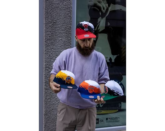 Kšiltovka Mitchell & Ness Paintbrush Snapback HWC New York Knicks White / Royal