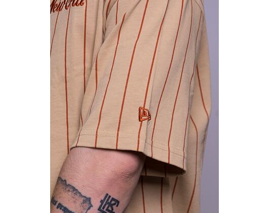 Triko New Era Pinstripe Oversized Tee Oat Milk / Redwood